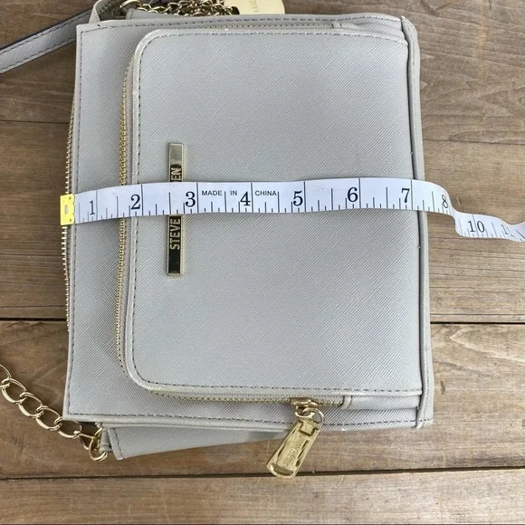 Steve Madden light gray crossbody bag with gold chain strap hardware - Picture 10 of 13